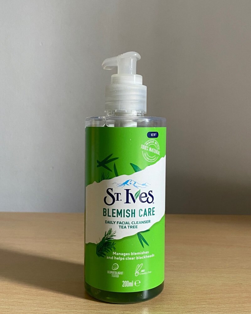 St Ives Blemish Care Tea Tree Facial Cleanser Wash - 200ml
