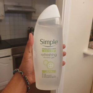 Simple Kind To Skin Refreshing Shower Gel - 500ml
