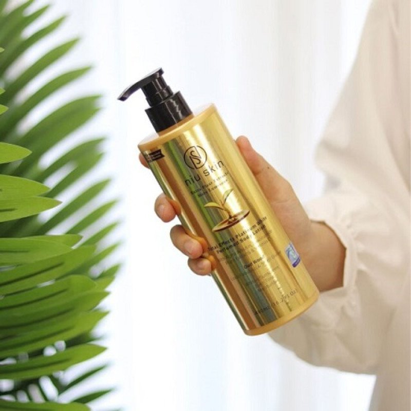 Niu Skin More Luminous Vitamin C Body Lotion 480ml