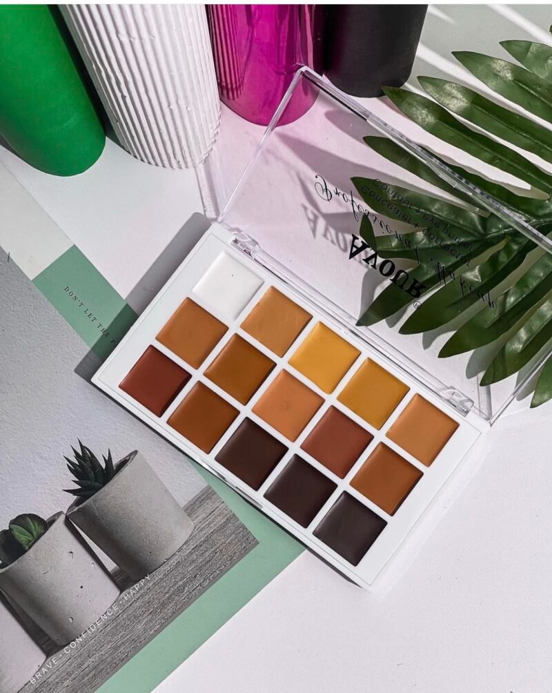 Avour Concealer + Corrector Palette