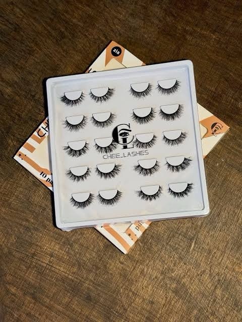 Chee Lashes 10 in 1